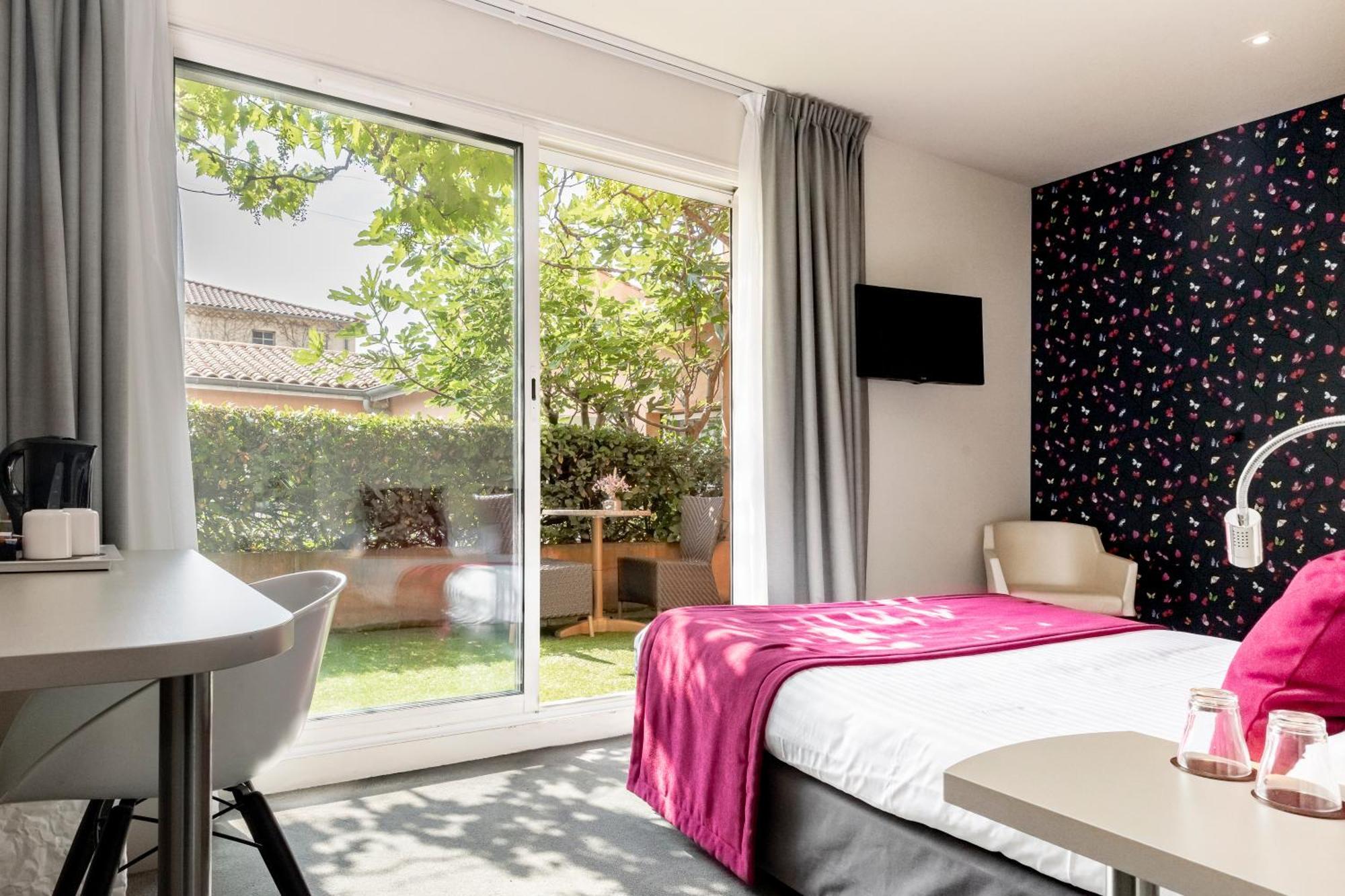 Le Carre D'Alethius Logis Hotel Restaurant Charmes-sur-Rhone エクステリア 写真