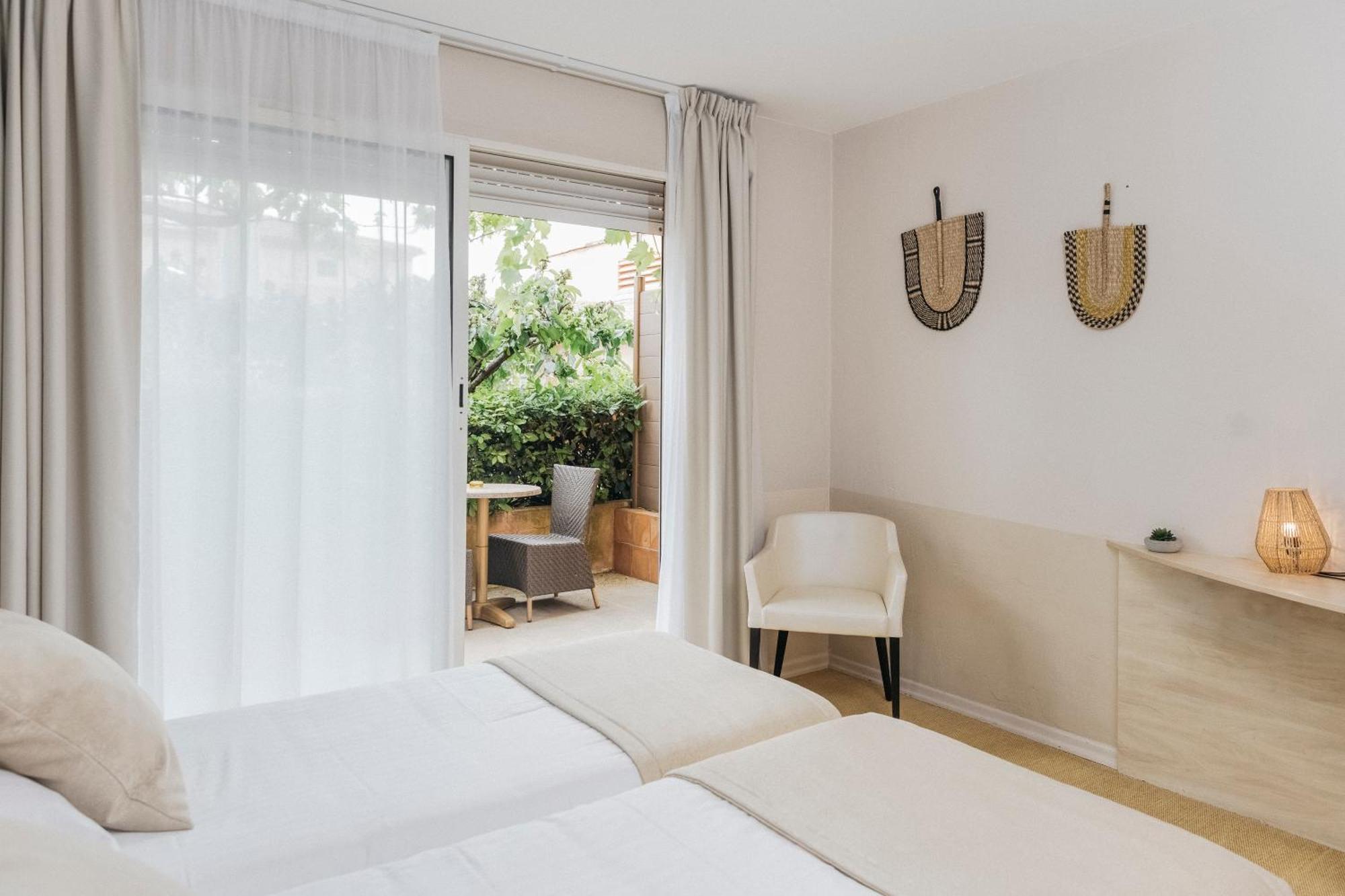 Le Carre D'Alethius Logis Hotel Restaurant Charmes-sur-Rhone エクステリア 写真