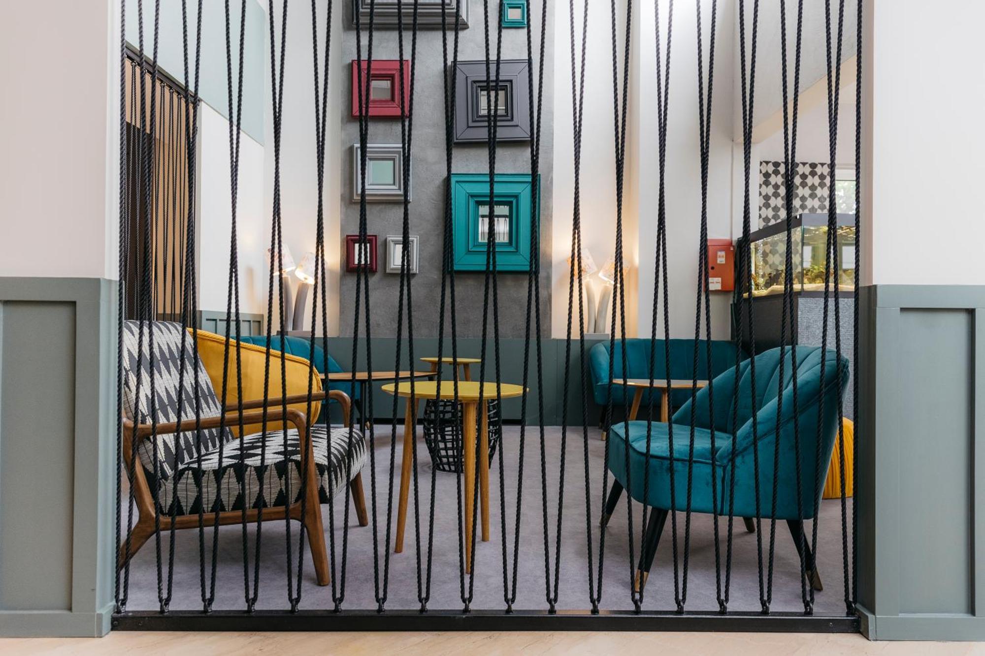 Le Carre D'Alethius Logis Hotel Restaurant Charmes-sur-Rhone エクステリア 写真