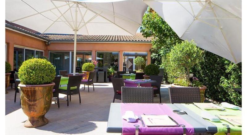 Le Carre D'Alethius Logis Hotel Restaurant Charmes-sur-Rhone エクステリア 写真