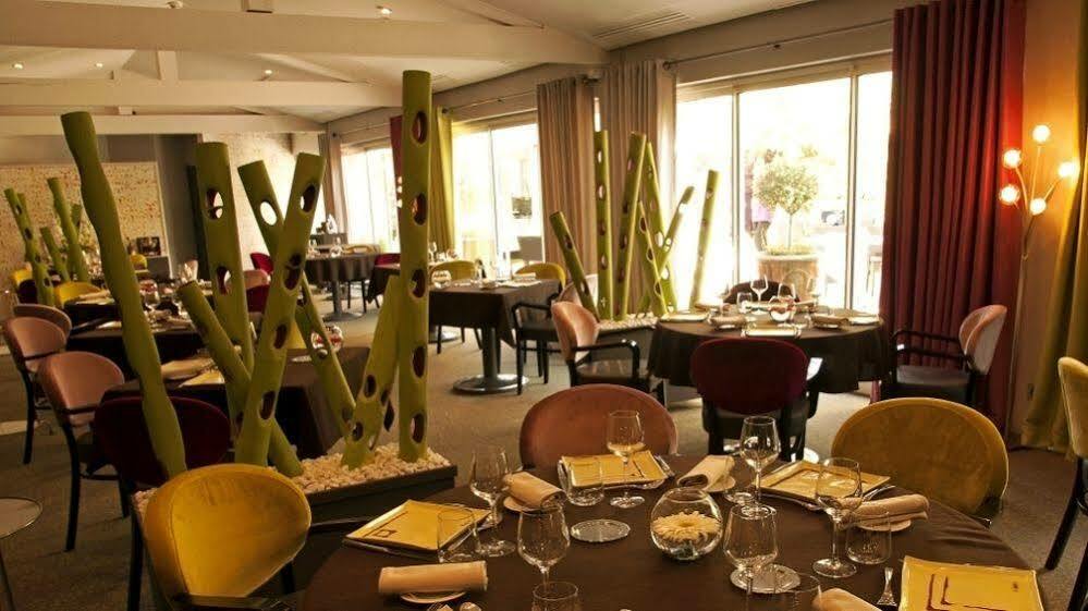 Le Carre D'Alethius Logis Hotel Restaurant Charmes-sur-Rhone エクステリア 写真